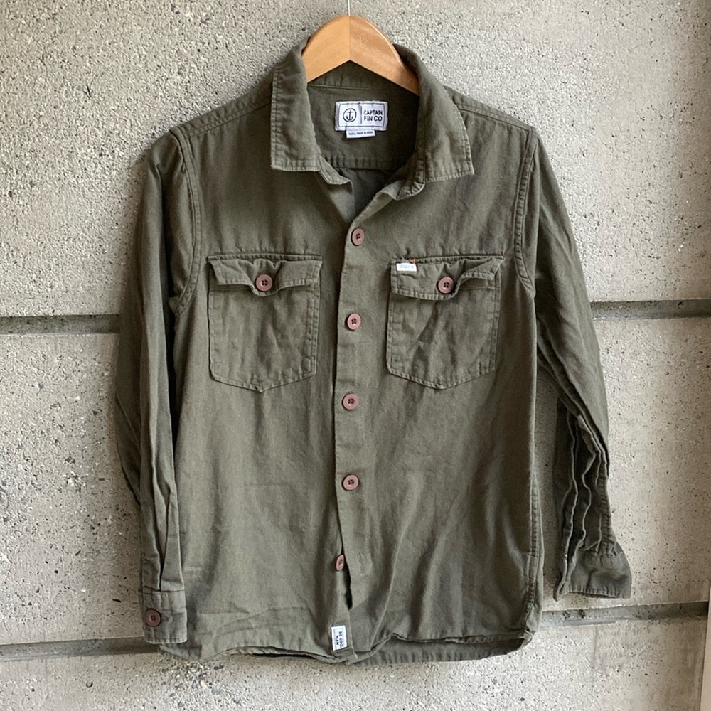 Captain Fin Co. surf Staple Shirt